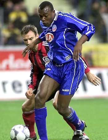 重建中的突 重建中的突