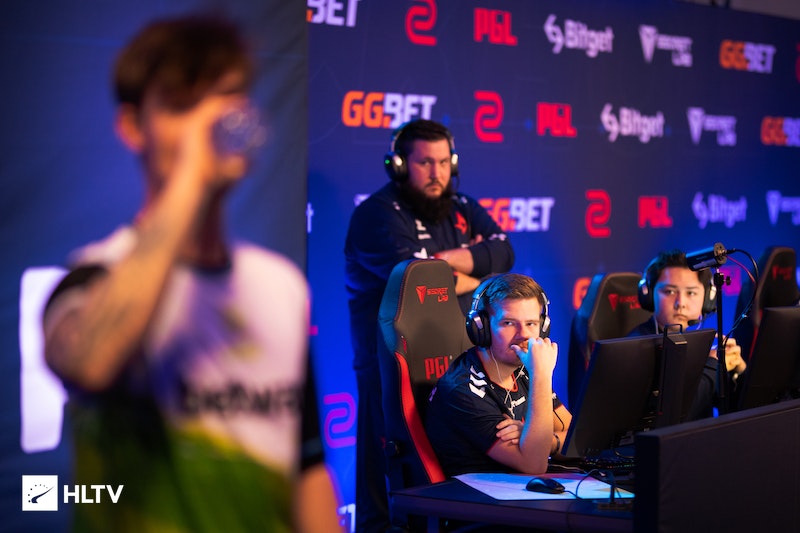 别时刻是我 别时刻是我